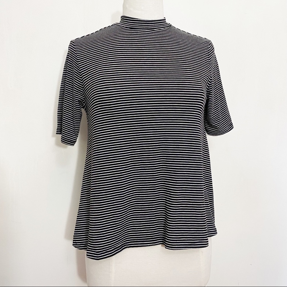 EYE CANDY mini stripe swing tee low v- back Super Soft short sleeve tee M